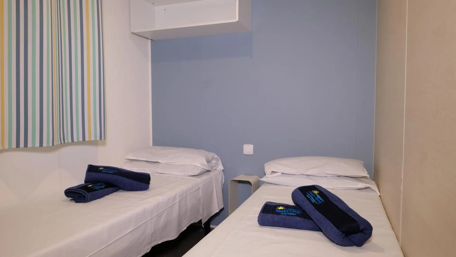 مكان تخييم Happy Camp Mobile Homes In Valamar Camping Lanterna بوريتش